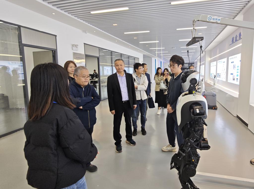 校協企攜手共話合作 產教融合賦能未來——廣東省科技企業孵化器協會來訪我校共探項目孵化新路徑